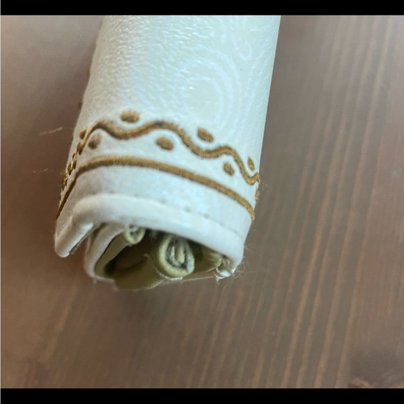 SOLD- Danielle Nicole Zelda wallet. - Picture 2 of 11